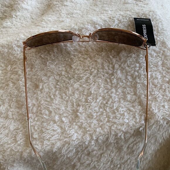 NWT EXPRESS Brow Bar Aviator Blue Rose Gold Sunglasses - Picture 3 of 6